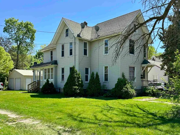 2104 S 4th St, Rockford, IL 61104