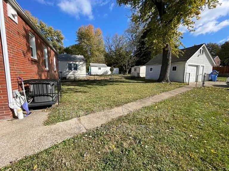 1004 N New Florissant Rd — Photo 5
