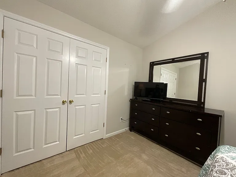 Meridian Park Apartments — Photo 234