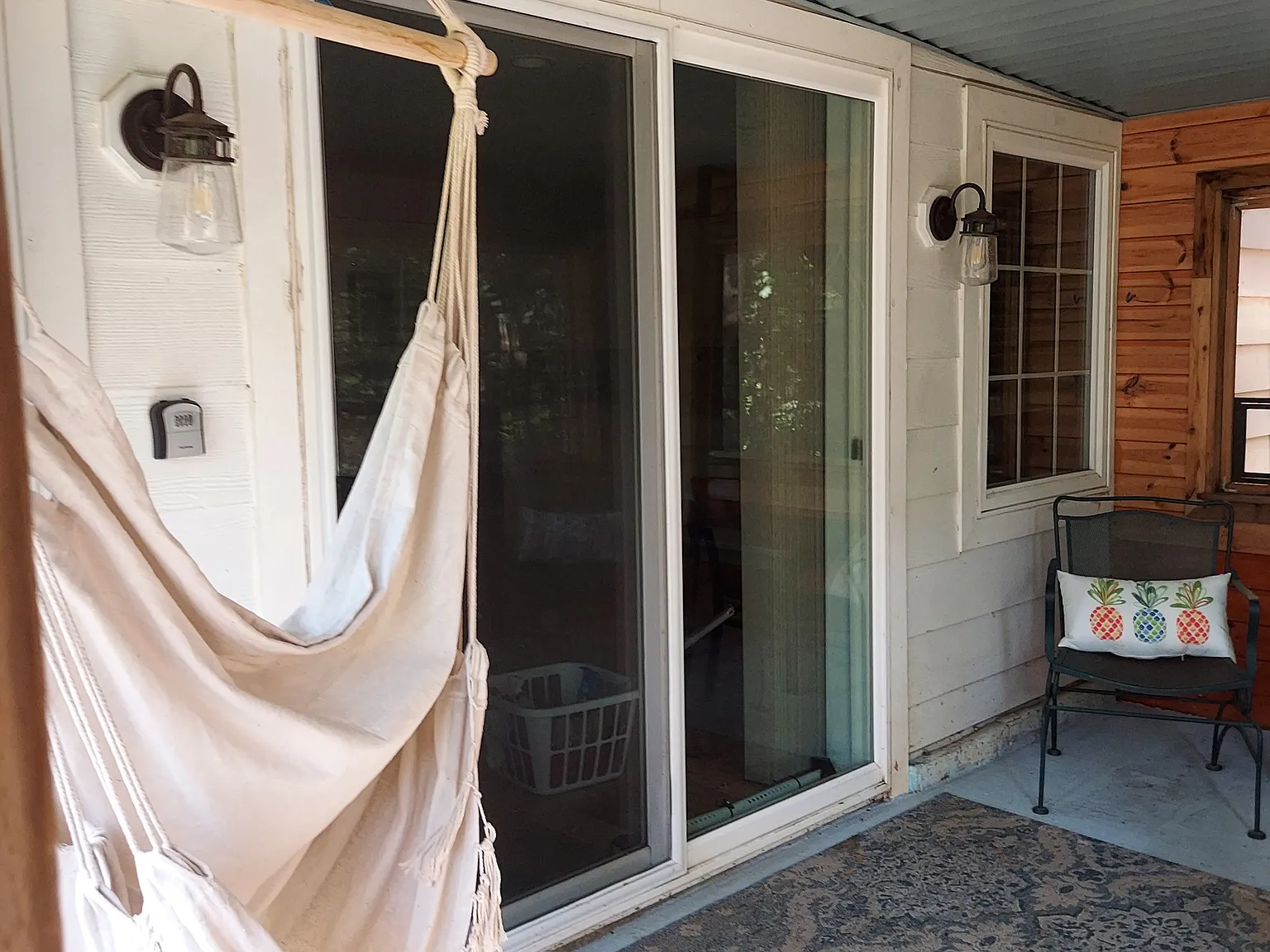 379 N State St — Photo 4