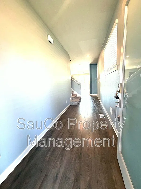 3 bed, 2.5 bath, 2014 sqft, $2,765 — Photo 4