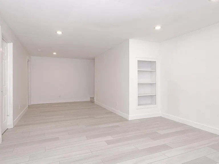 2805 Gill St — Photo 28