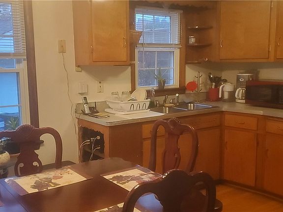 2nd image of 17701 Harland Ave