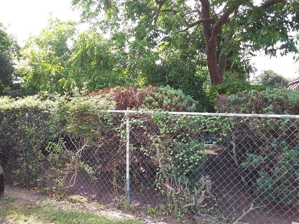 2nd image of 2009 Joppa Ave