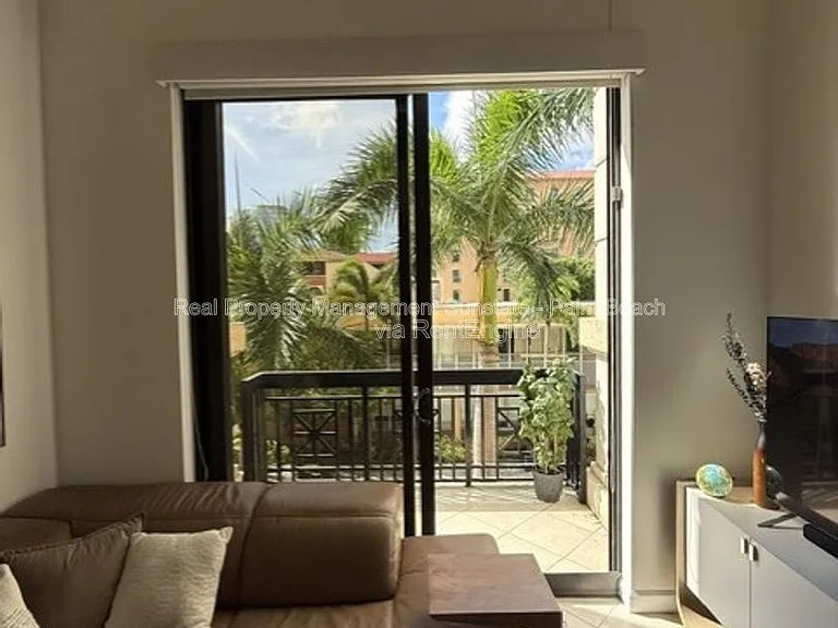 801 S Olive Ave #207 — Photo 6