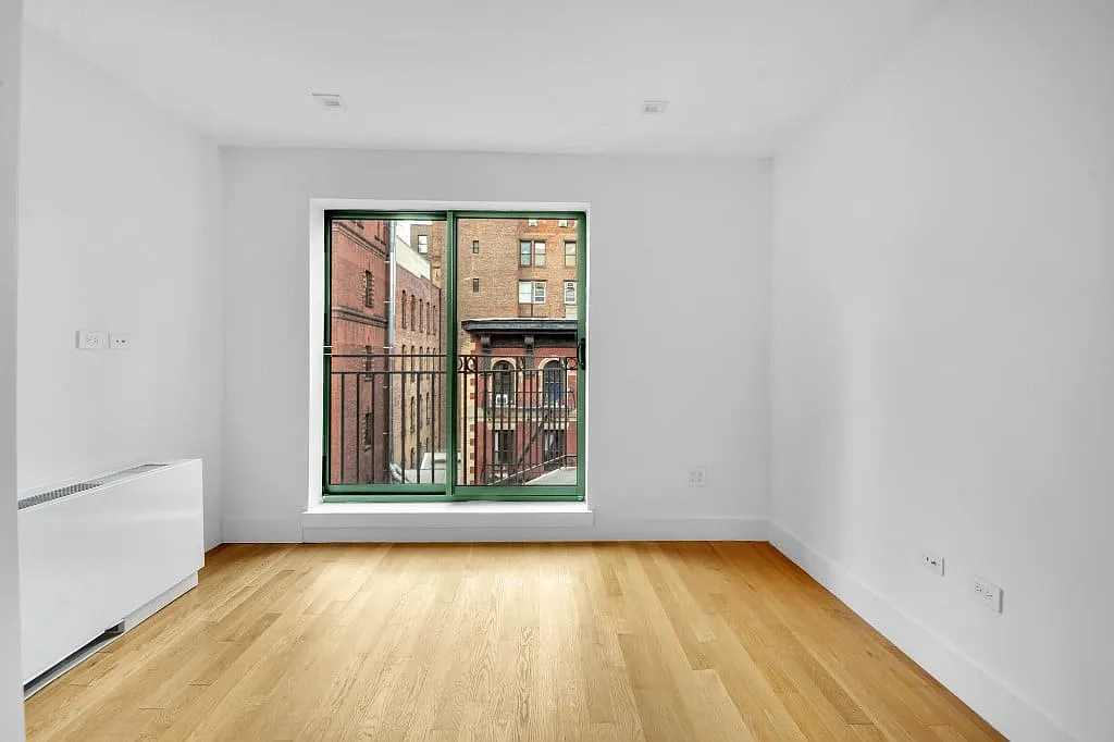 220 East 22nd Street — Photo 2