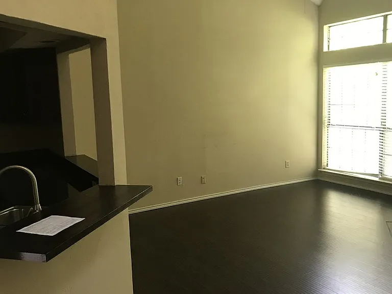 9601 Forest Ln — Photo 8
