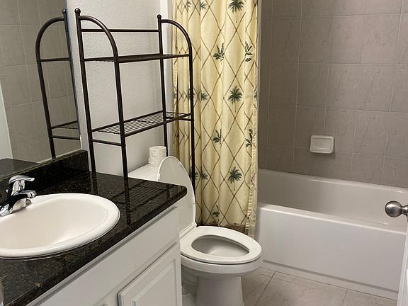 5th image of 15 Brunswick Ln #B