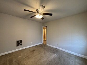 4th image of 4005 45th St