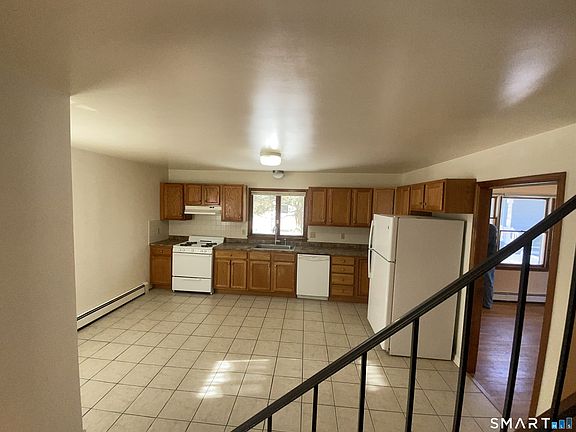 4th image of 20 Spring Hill Ave