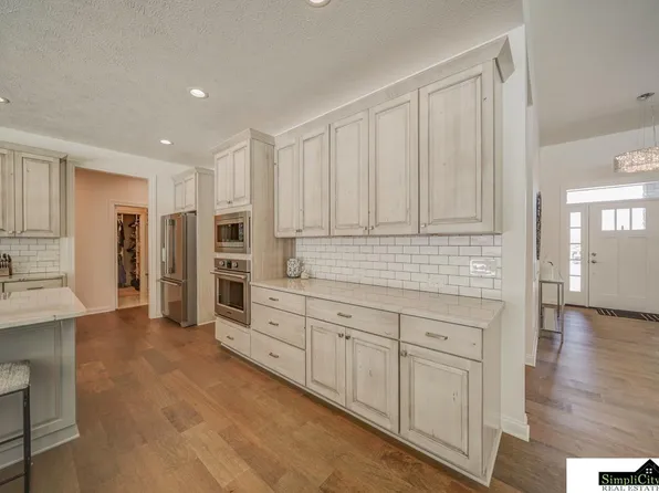 2141 Big Timber Rd, Lincoln, NE 68520