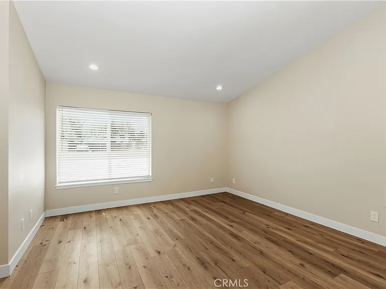 11471 Hollyvale Ave — Photo 15