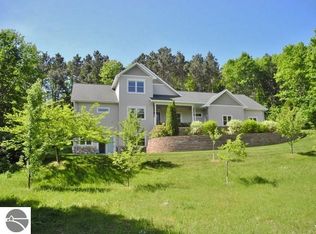 9576 E Stonehouse Rd, Suttons Bay, MI 49682
