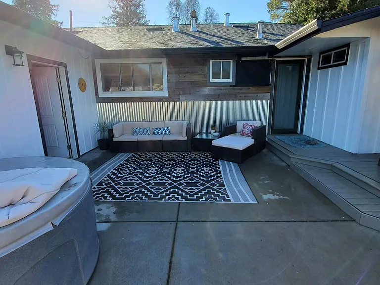 325 Donna Dr — Photo 8