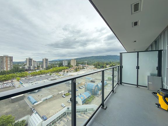 5th image of 3809 Evergreen Pl #1208