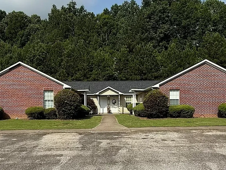 Tallapoosa Manor — Photo 3