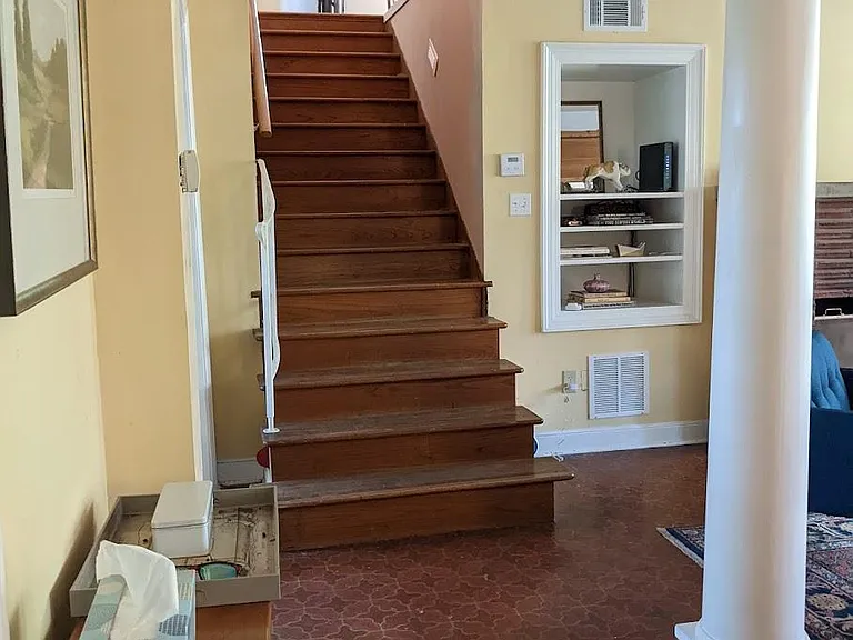 Stairs from 1st Flr to 2nd Flr.
