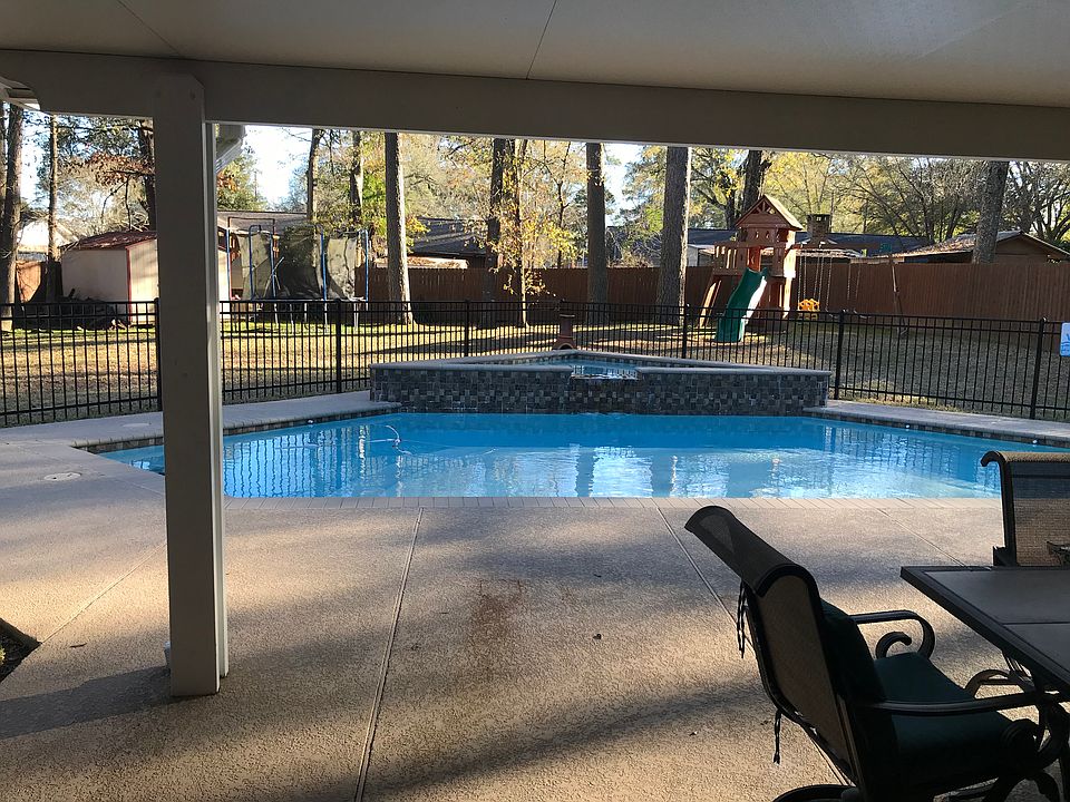 2nd image of 810 York Dr