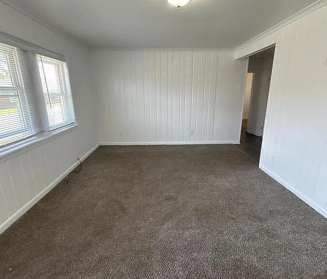 72 Harvey Pl — Photo 4