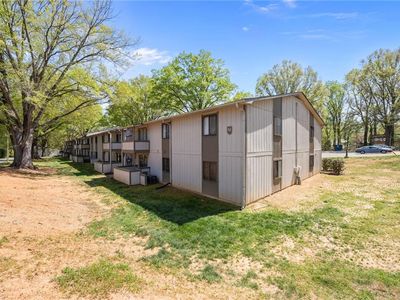 2240 Sunderland Rd, Winston Salem, NC, 27103