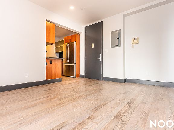 4th image of 756 Myrtle Ave APT 3D