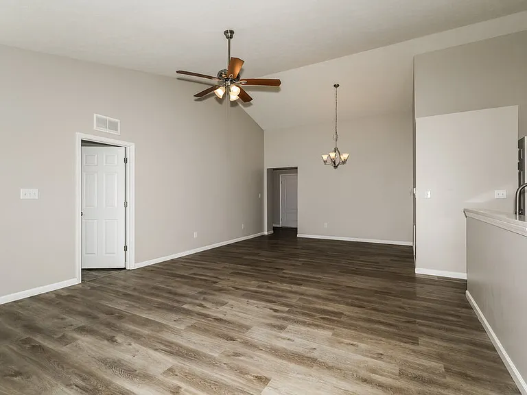4557 Walcott Dr — Photo 10