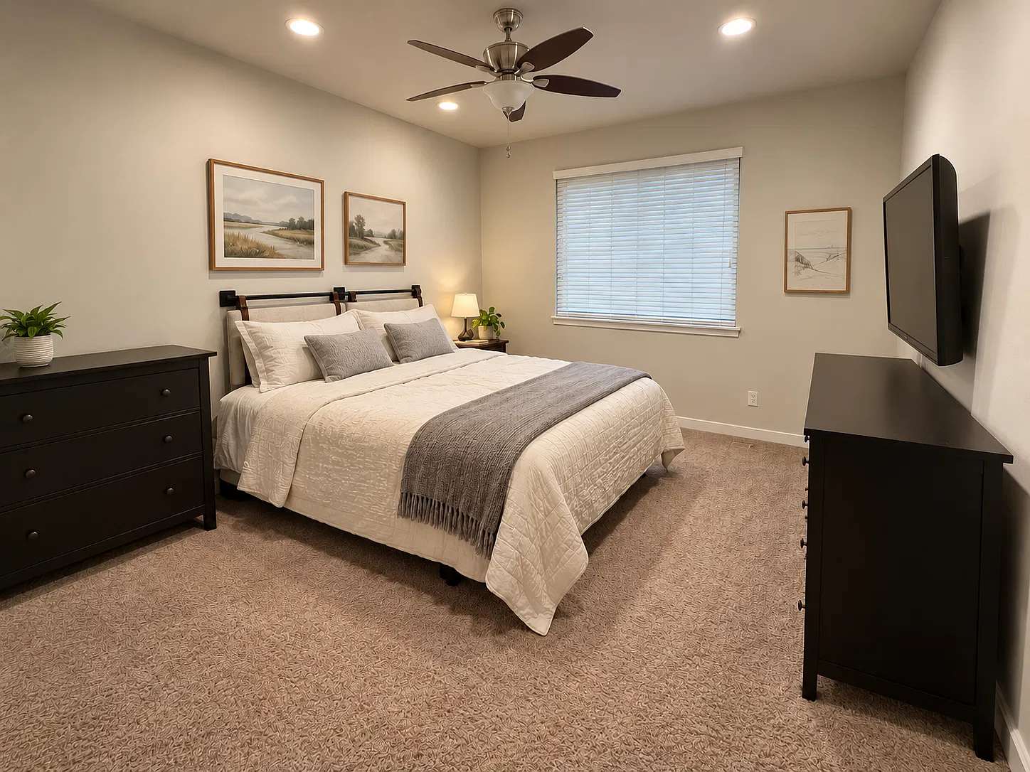 5 bed, 3400 sqft, $3,695 — Photo 3