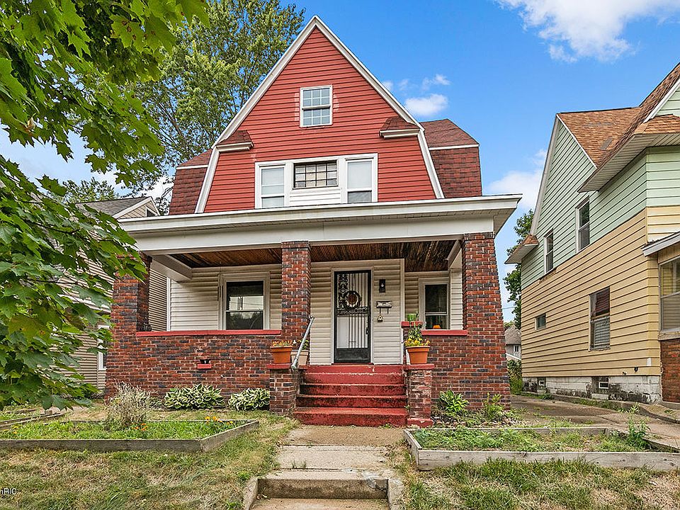 1st image of 739 College Ave SE