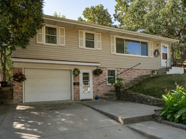4020 7th St NW, Rochester, MN 55901