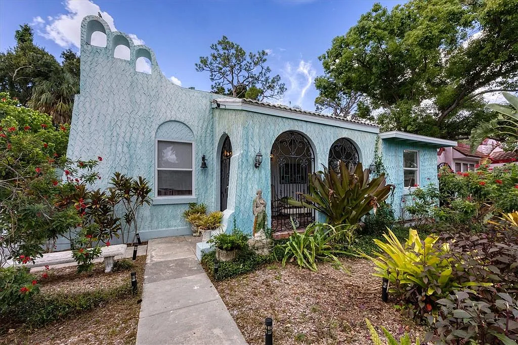 2 bed, 1.5 bath, 1174 sqft, $5,000 — Photo 1