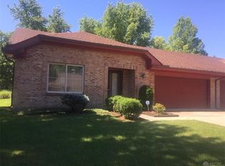 1428 Cross Creek Cir, Dayton, OH 45429