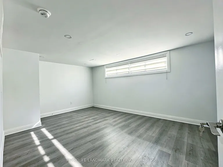 181 Maple Ave #LOWER — Photo 4