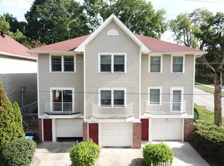 409 N Gridley St APT C, Bloomington, IL 61701