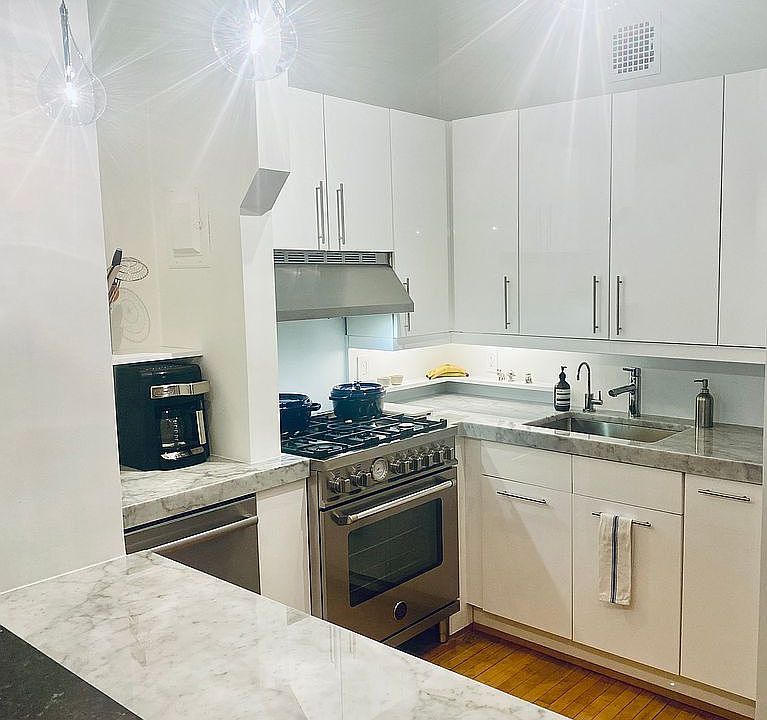 2nd image of 718 Broadway APT 5C