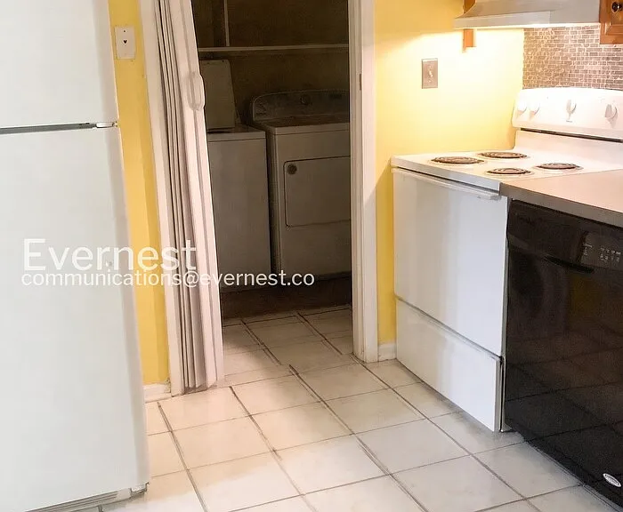 1166 Shoreham Dr — Photo 4