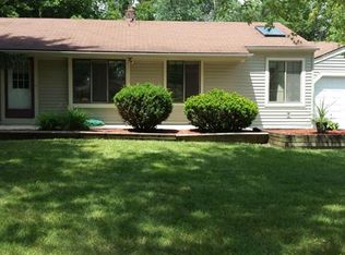 350 Maplehill Rd, Rochester Hills, MI 48306