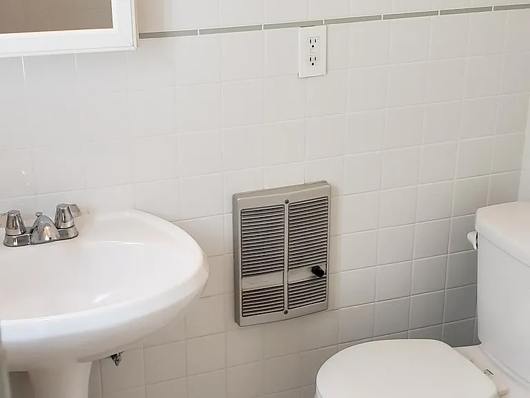 Large full sized bathroom