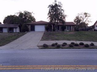 8656 Heather Blvd, Weeki Wachee, FL 34613