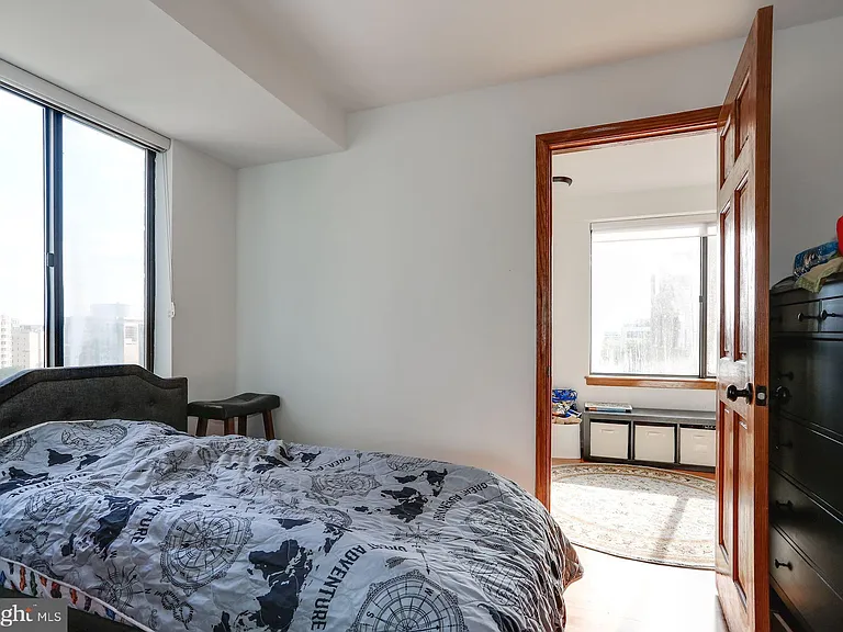 3 Washington Cir NW #803 — Photo 20