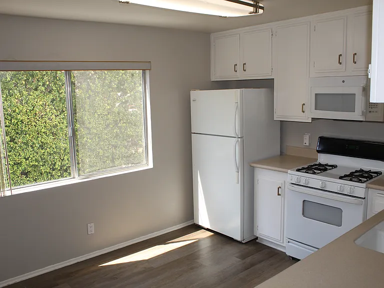 6254 Shoup Ave #1/2 — Photo 9