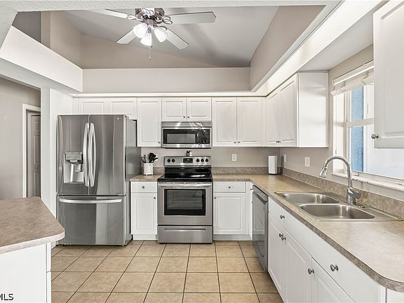3rd image of 4409 Jacaranda Pkwy W