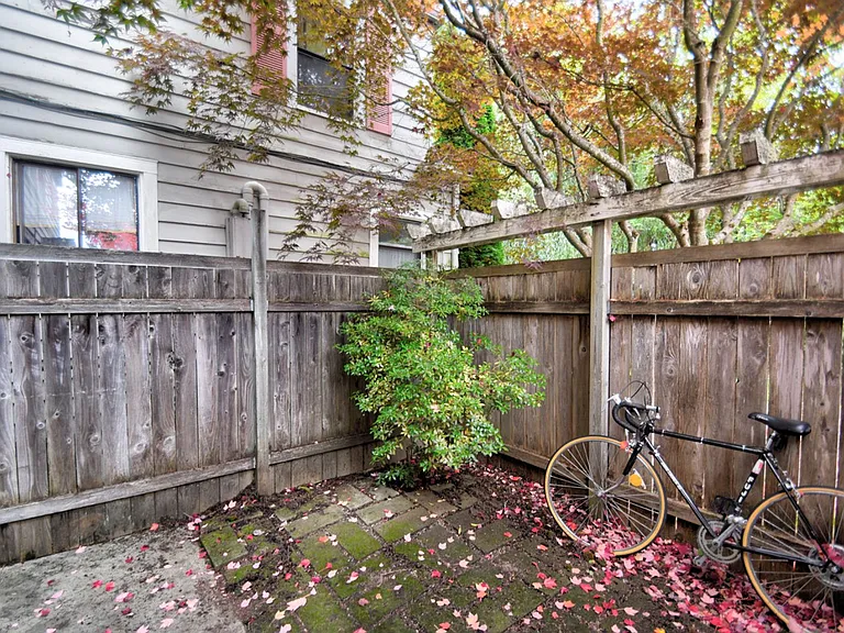 1715 Quince St NE #A — Photo 15