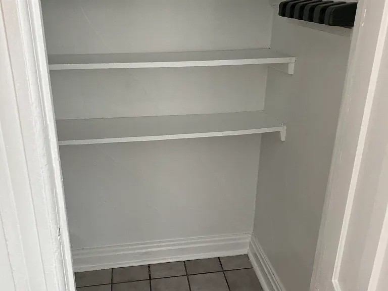 Walk in pantry