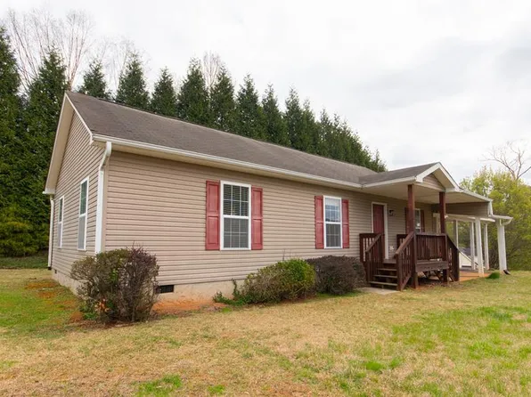 50 Rolling Meadows Dr, Franklin, NC 28734