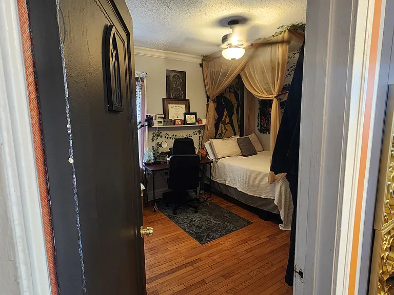 7831 S Essex Ave #3R — Photo 10