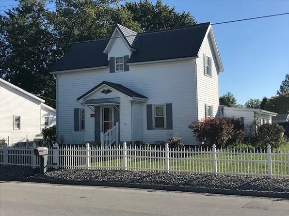 804 S Pine St, Wapakoneta, OH 45895