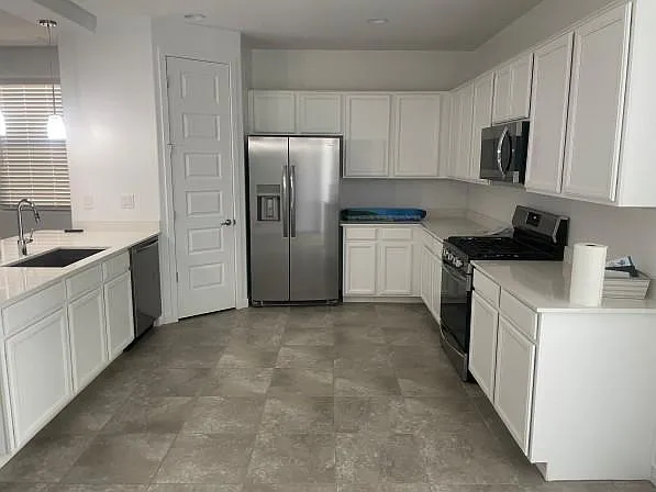 4 bed, 1797 sqft, $2,800 — Photo 2