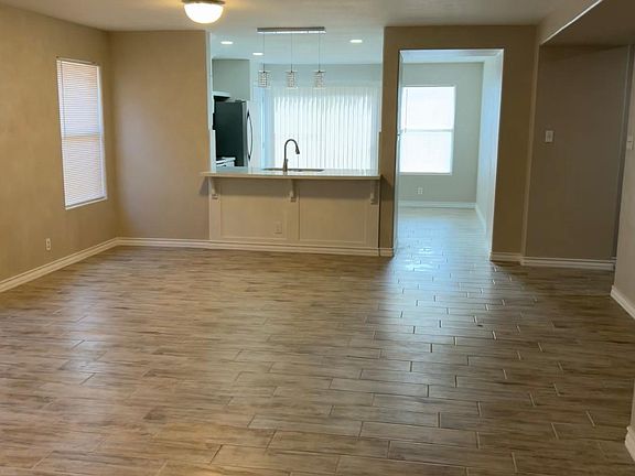 3rd image of 4133 Orchid Ave