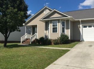 1016 Gatesville Dr, Hope Mills, NC 28348