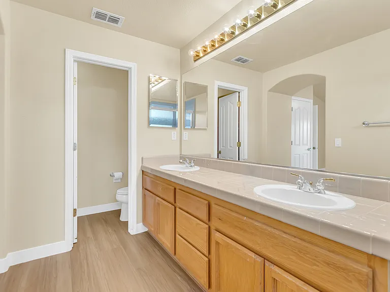 8795 Monterey Oaks Dr — Photo 42